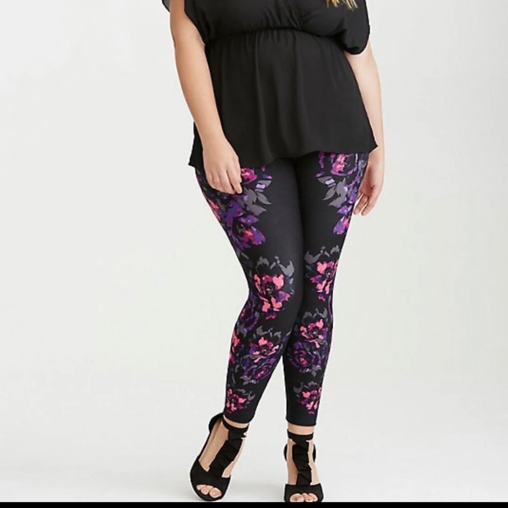 Torrid NWT…Luxe Pixie:Floral Ponte Size 0